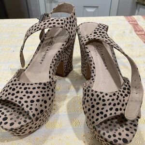 Chinese Laundry Black and Tan Platform Heels